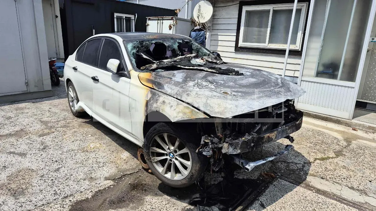 Photo 2 of 10: 2016 BMW 320d, VIN WBA8C5103GK637658 — Korean insurance auction