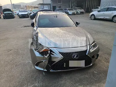 Photo 1 of 68: 2021 Lexus ES300h, VIN JTHBA1C19M2004041 — Korean insurance auction