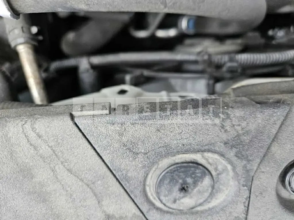 Photo 2 of 40: 2018 Toyota RAV4 2WD, VIN JTMYFREV6JD111012 — Korean insurance auction