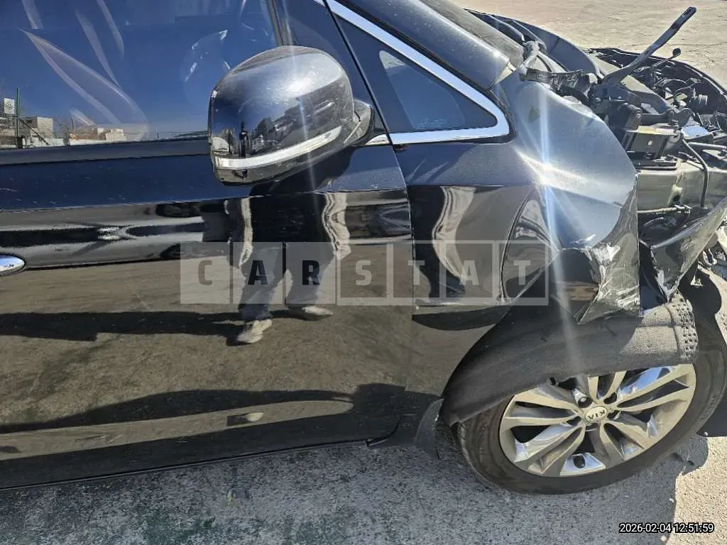 Photo 2 of 28: 2016 Kia Carnivals — Korean insurance auction