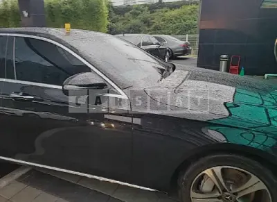 Photo 1 of 9: 2019 Mercedes-Benz E 300, VIN WDDZF4JBXKA532629 — Korean insurance auction