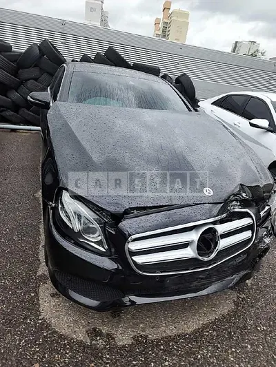 Photo 1 of 31: 2019 Mercedes-Benz E220 d — Korean insurance auction