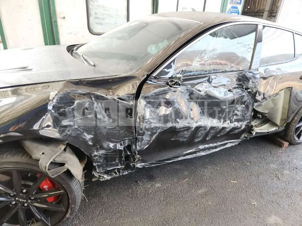 Photo 2 of 19: 2023 Kia Stinger, VIN KNAE351DDPS131088 — Korean insurance auction