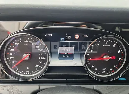 Photo 2 of 7: 2017 Mercedes-Benz E 200 — Korean insurance auction