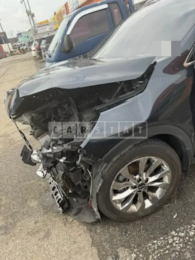 Photo 2 of 5: 2018 Kia Sorento, VIN KNAPK81BBKA516596 — Korean insurance auction