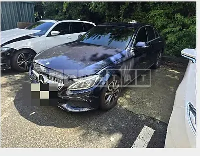 Photo 1 of 14: 2017 Mercedes-Benz C220 d — Korean insurance auction