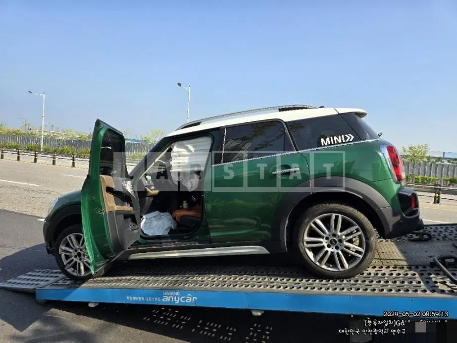 Photo 2 of 22: 2020 MINI Cooper Countryman (18) — Korean insurance auction