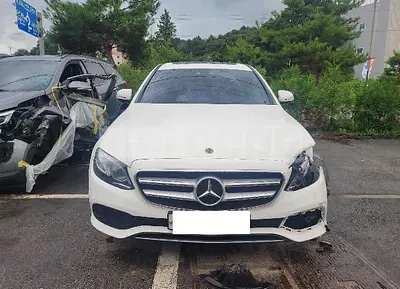 Photo 1 of 16: 2018 Mercedes-Benz E220d — Korean insurance auction