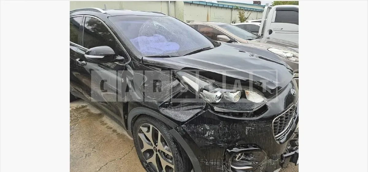 Photo 2 of 27: 2017 Kia Sportage — Korean insurance auction