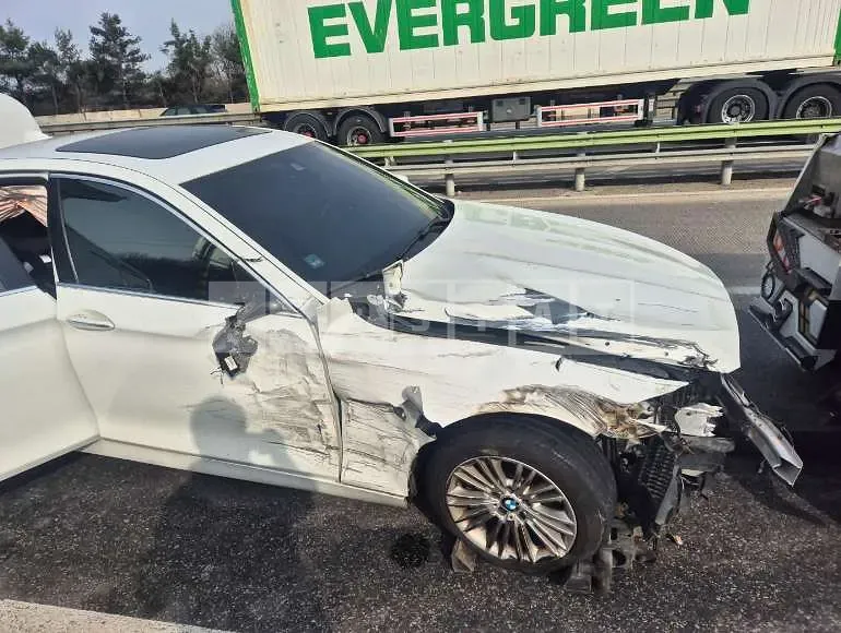 Photo 2 of 5: 2014 BMW 520d xDrive — Korean insurance auction