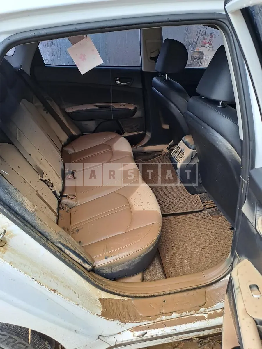 Photo 2 of 3: 2019 Kia K5 2.0(LPG), VIN KNAGT416BLA381437 — Korean insurance auction