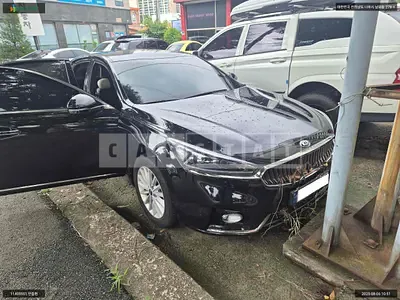 Photo 1 of 6: 2017 Kia K7, VIN KNALC418BHA067020 — Korean insurance auction