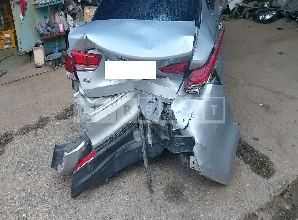 Photo 2 of 8: 2017 Kia K5, VIN KNAGS416BHA127802 — Korean insurance auction