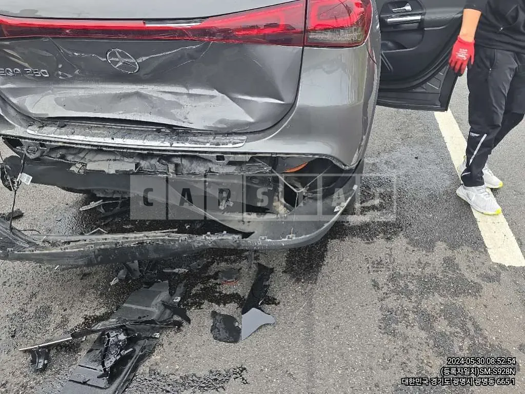 Photo 2 of 34: 2021 Mercedes-Benz EQA250 — Korean insurance auction