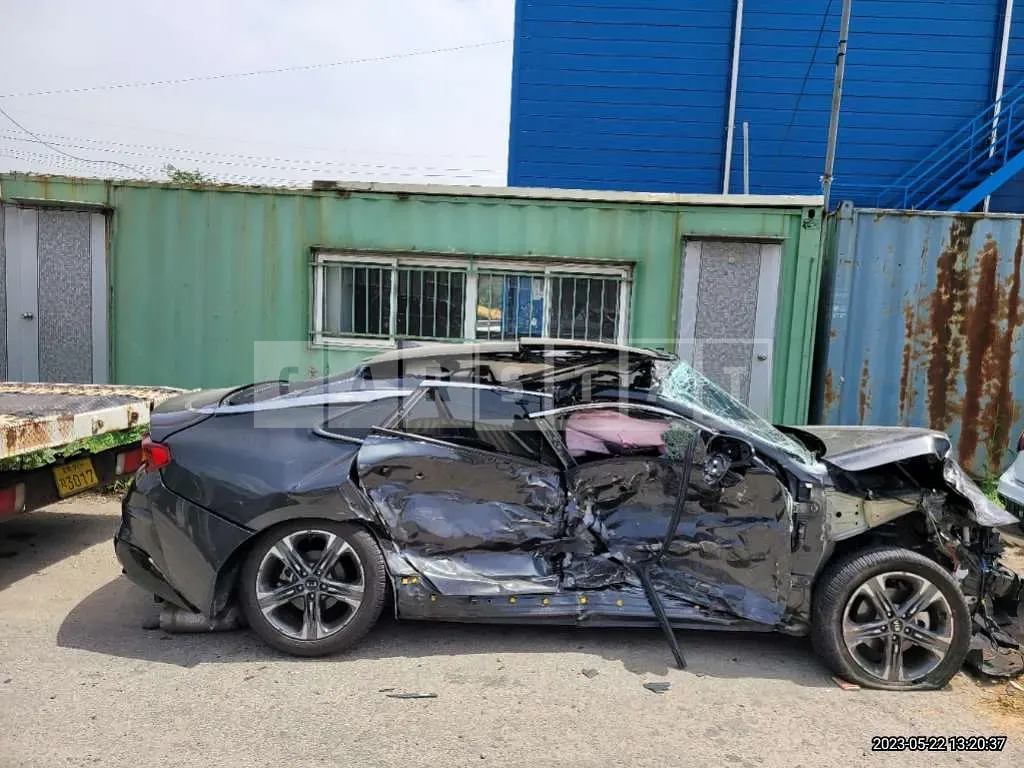 Photo 2 of 6: 2020 Kia K5, VIN KNAG6412BLA015422 — Korean insurance auction