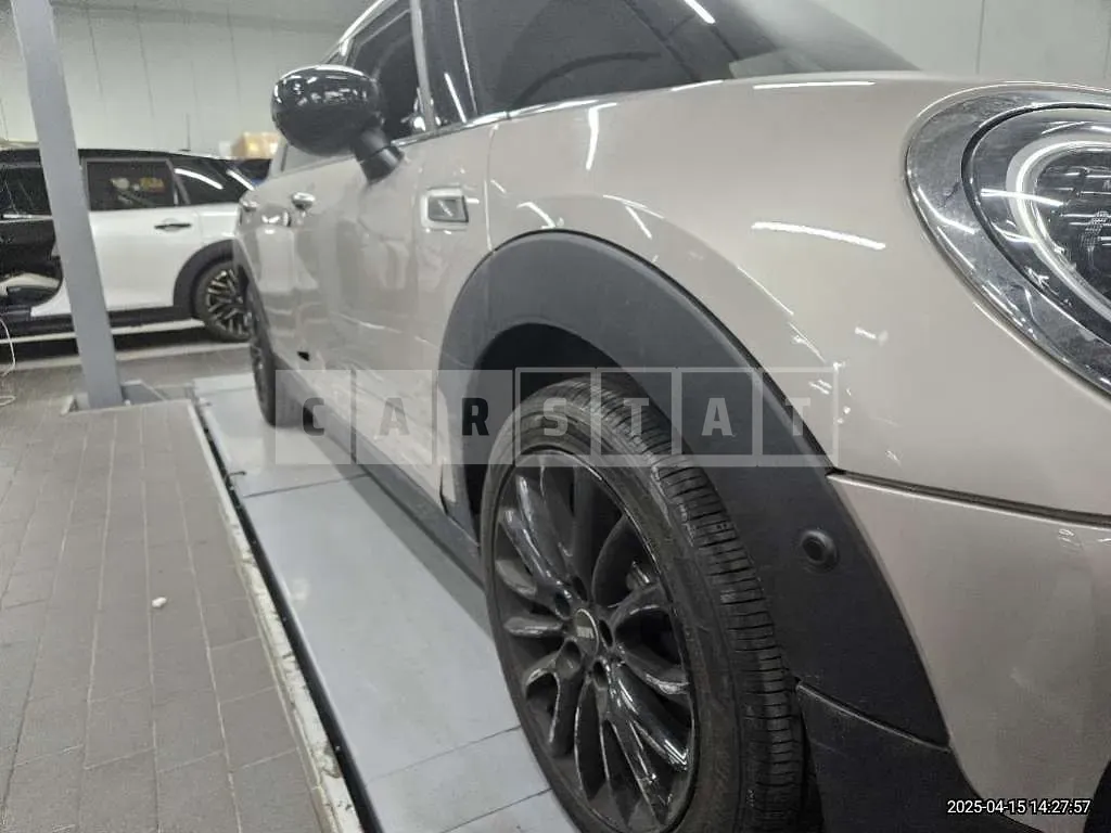 Photo 2 of 16: 2021 MINI Cooper Clubman — Korean insurance auction