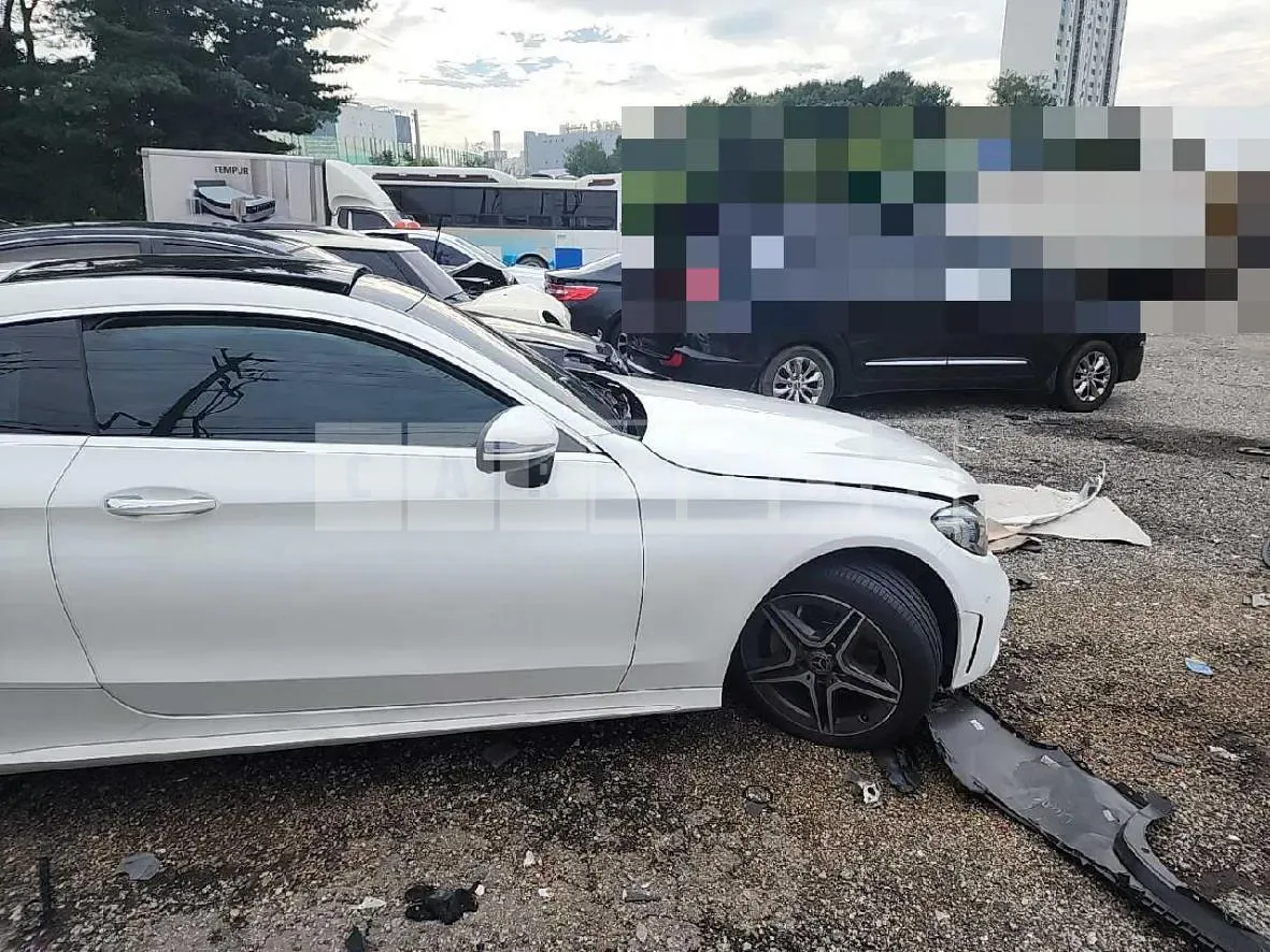 Photo 2 of 17: 2020 Mercedes-Benz C200 Coupe — Korean insurance auction