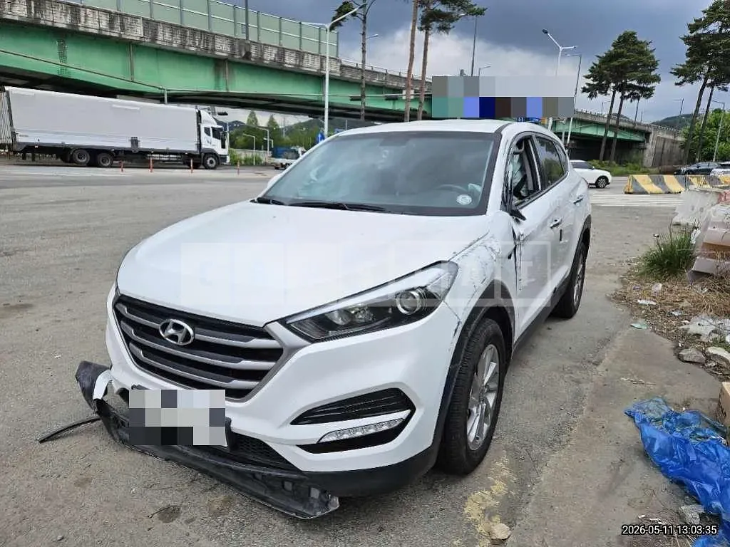 Photo 2 of 24: 2017 Hyundai Tucson TL — Korean insurance auction