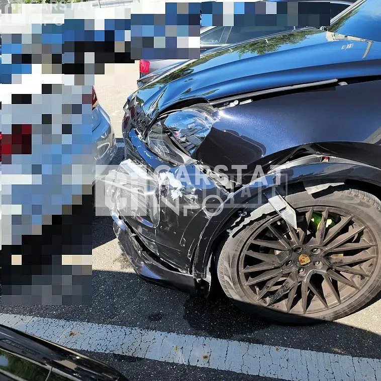 Photo 2 of 12: 2019 Porsche Cayenne, VIN WP1AA29Y5KDA37643 — Korean insurance auction