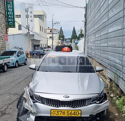 Photo 1 of 32: 2021 Kia K5, VIN KNAGU416BMA401511 — Korean insurance auction