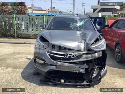 Photo 1 of 11: 2016 Hyundai Santa Fe, VIN KMHSU81UBGU658297 — Korean insurance auction