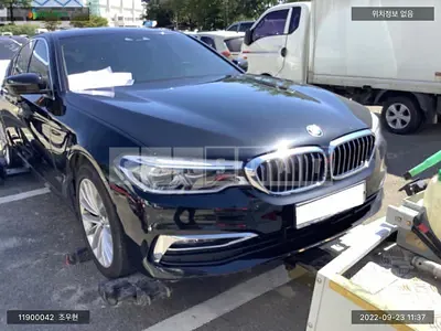 Photo 1 of 17: 2019 BMW 520DXDRIVE, VIN WBAJF5102KWW44742 — Korean insurance auction