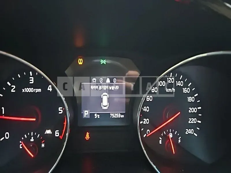 Photo 2 of 31: 2019 Kia Carnival — Korean insurance auction