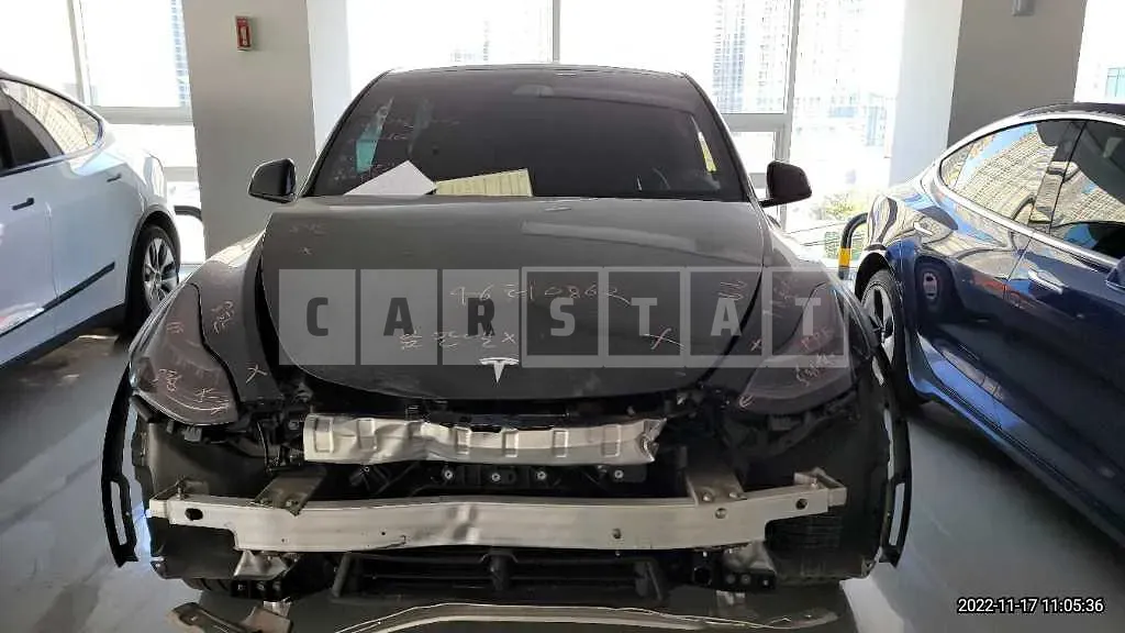 Photo 2 of 37: 2020 Tesla Model 3 Long Range, VIN 5YJ3E1EB0LF584372 — Korean insurance auction