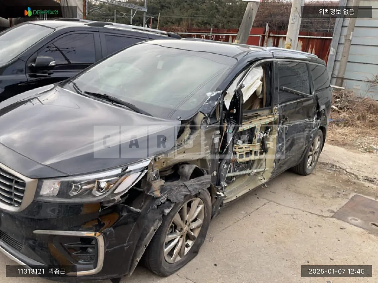Photo 2 of 10: 2019 Kia Carnival, VIN KNAME81ABKS594270 — Korean insurance auction