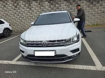Photo 1 of 17: 2020 Volkswagen Tiguan 2.0 TDI — Korean insurance auction