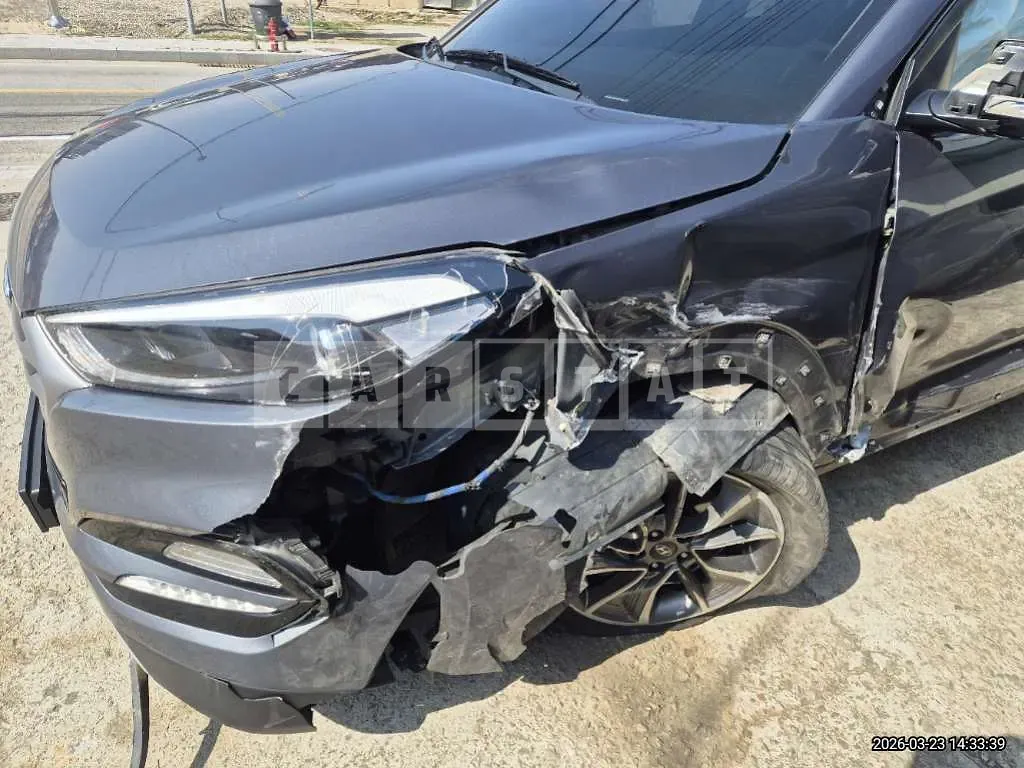 Photo 2 of 13: 2017 Hyundai Tucson TL — Korean insurance auction