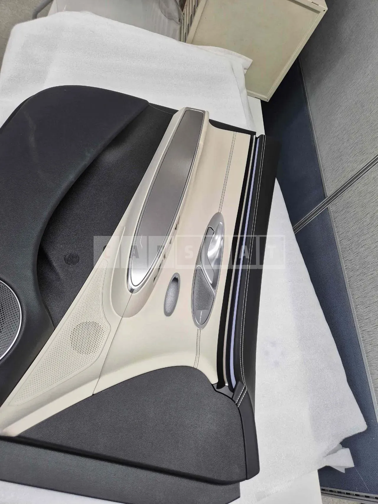 Photo 2 of 8: 2024 Genesis Auto Parts GV70 Door Trim, VIN KMTMA81BBSU184590 — Korean insurance auction