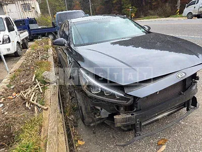 Photo 1 of 11: 2017 Kia K7, VIN KNALB415BHA094873 — Korean insurance auction