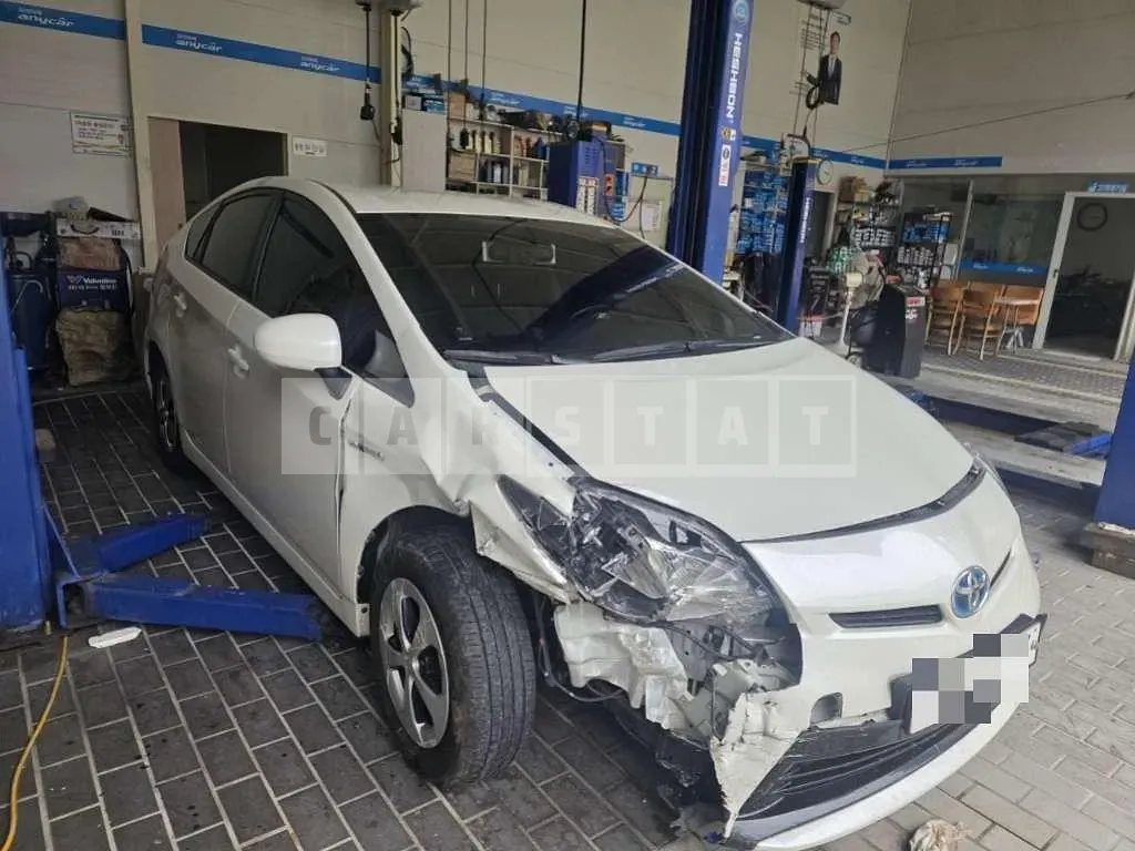 Photo 2 of 8: 2015 Toyota Prius — Korean insurance auction