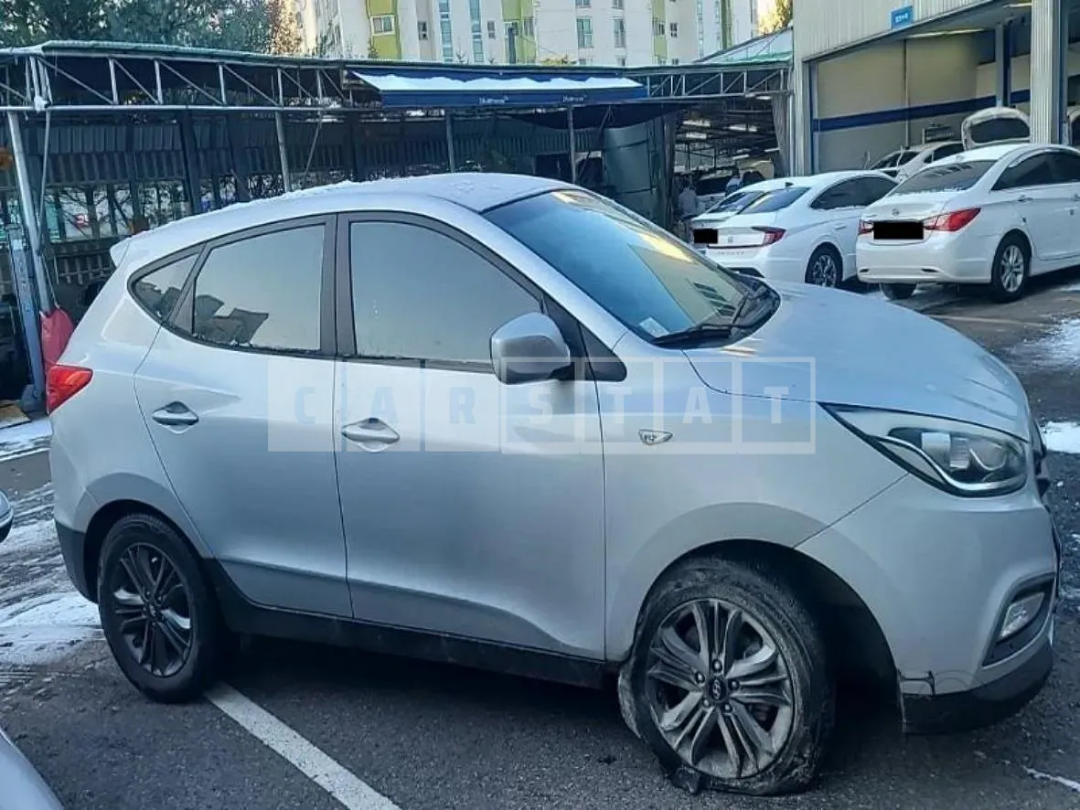 Photo 2 of 27: 2015 Hyundai Tucson iX2WD (VGT), VIN KMHJT81VBFU091465 — Korean insurance auction