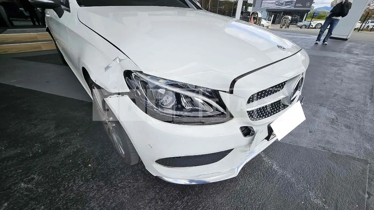 Photo 2 of 21: 2017 Mercedes-Benz C200 Coupe, VIN WDDWJ4CB5HF565578 — Korean insurance auction