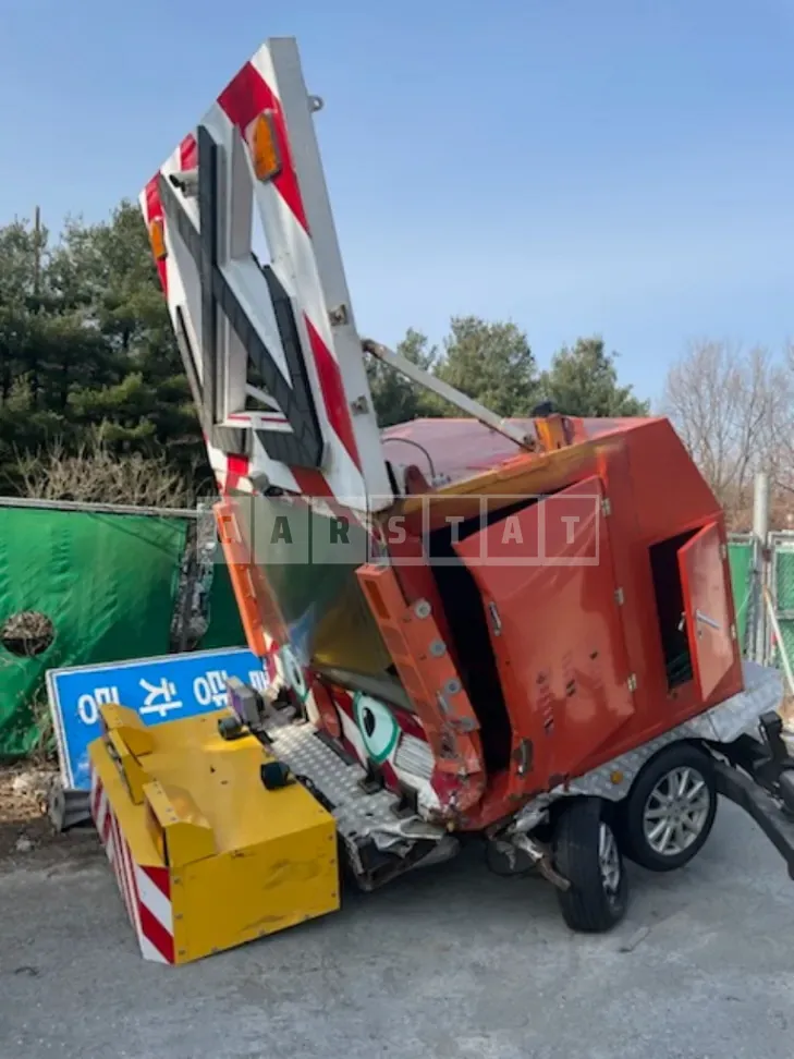 Photo 2 of 4: 2019 Mnix sign board trailer towing light board — Korean insurance auction