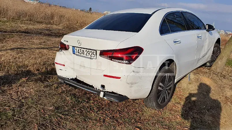 Photo 2 of 43: 2021 Mercedes-Benz A220 Sedan, VIN W1K3G4EB1MJ317012 — Korean insurance auction