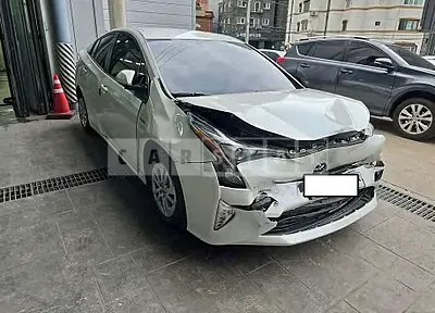 Photo 1 of 10: 2017 Toyota Prius — Korean insurance auction