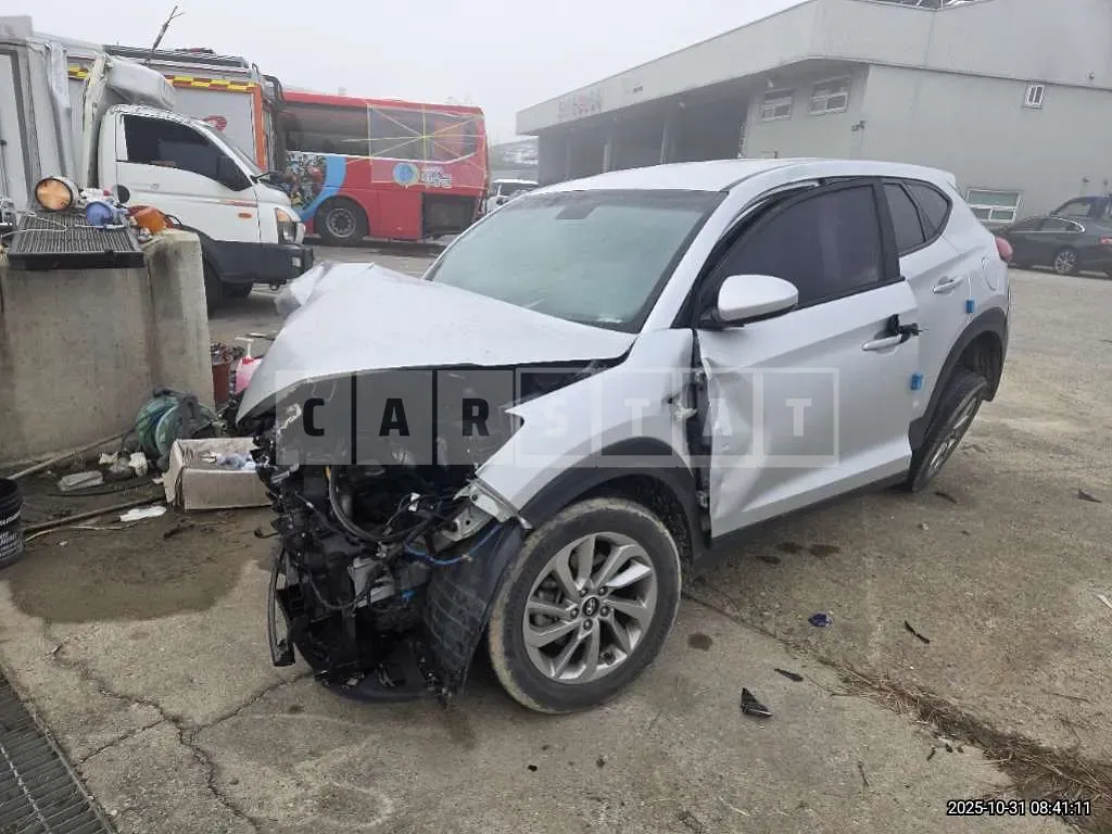 Photo 2 of 7: 2018 Hyundai Tucson TL — Korean insurance auction