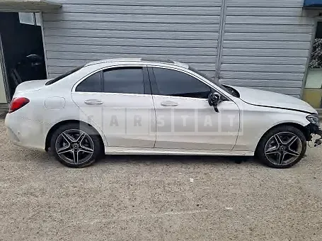 Photo 2 of 16: 2021 Mercedes-Benz C200, VIN W1KWF8AB2MR607421 — Korean insurance auction