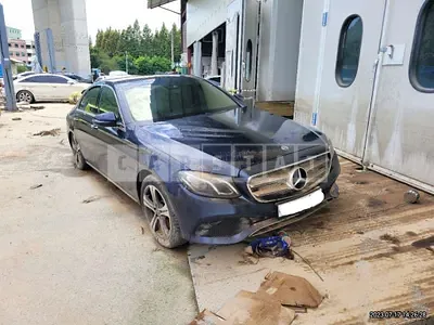 Photo 1 of 13: 2019 Mercedes-Benz E 300, VIN WDDZF4JB2KA699325 — Korean insurance auction