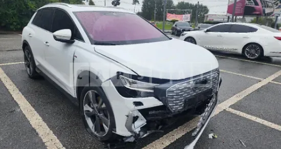 Photo 2 of 35: 2023 Audi Q4 40 e-tron — Korean insurance auction