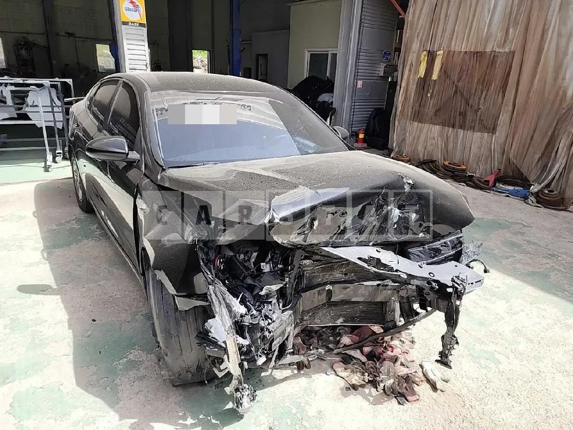Photo 2 of 24: 2018 Kia K5 2.0(LPI), VIN KNAGS416BKA307132 — Korean insurance auction