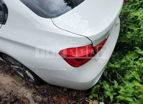 Photo 2 of 16: 2017 BMW 320d, VIN WBA8C5109HA069892 — Korean insurance auction