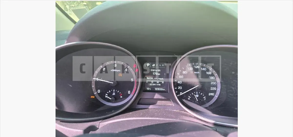 Photo 2 of 18: 2015 Hyundai Santa Fe DM — Korean insurance auction
