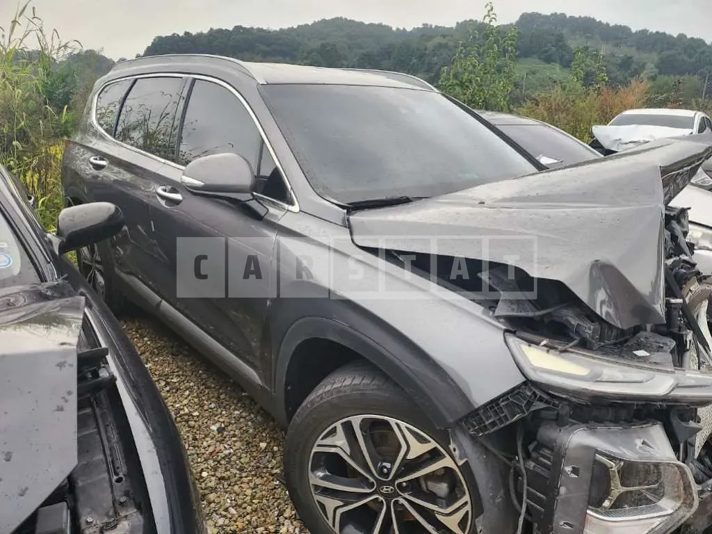 Photo 2 of 12: 2019 Hyundai Santa Fe, VIN KMHS381ADKU074587 — Korean insurance auction