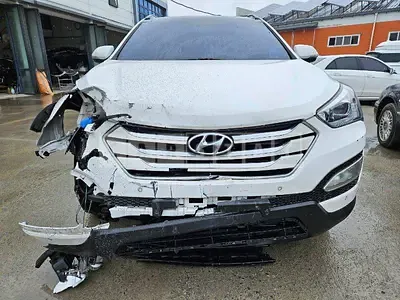 Photo 1 of 17: 2015 Hyundai Santa Fe 2.0 (4WD), VIN KMHSW81UDFU517764 — Korean insurance auction