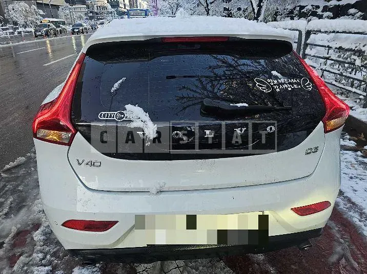 Photo 2 of 7: 2016 Volvo V40D3 — Korean insurance auction