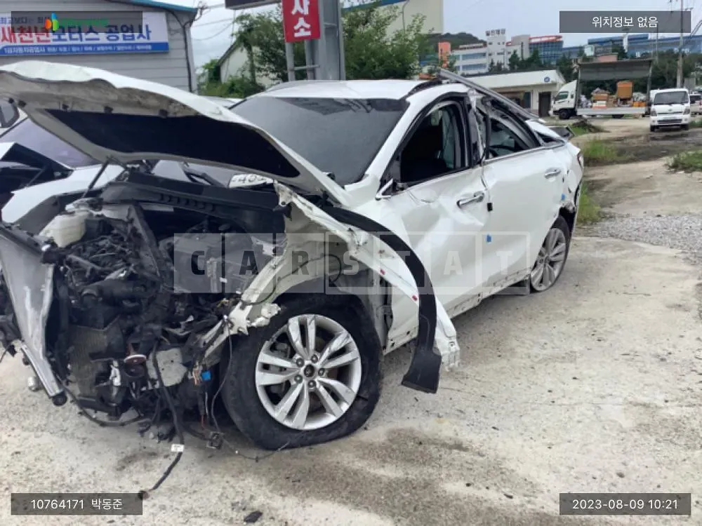 Photo 2 of 8: 2016 Kia Sorento /Sorrento, VIN KNAPS81ABGA257632 — Korean insurance auction